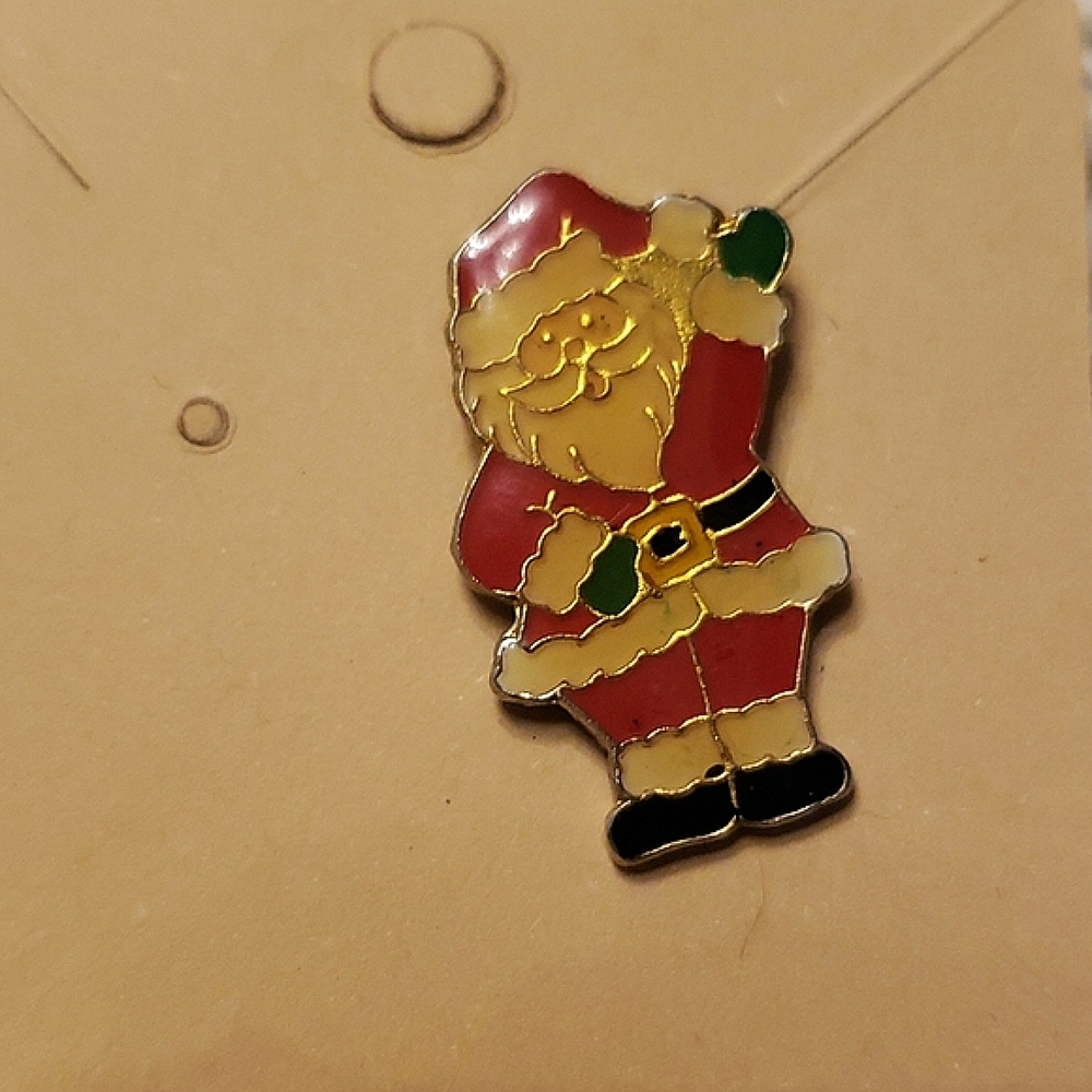 Gold Tone vintage Santa pin